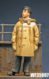 Wee Friends 1/35 WWII British Seaman in Duffel Coat