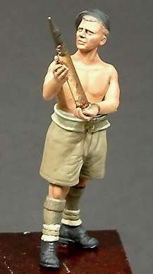 Wee Friends 1/35 WWII British Desert Tanker Loading Ammo No.1